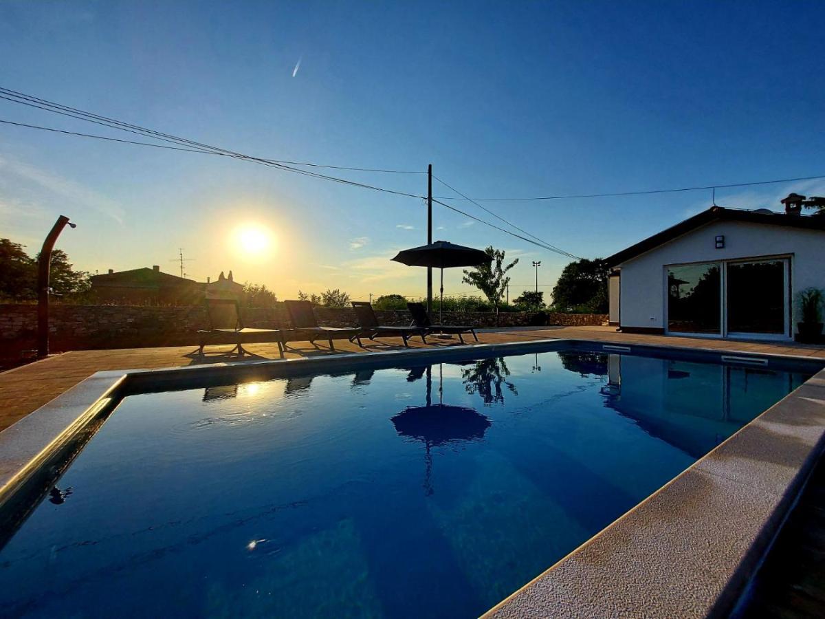 坎法奈尔Cozy House With Pool Near Rovinj公寓 外观 照片